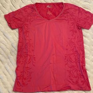Xersion brand bright pink v neck tee with damask print